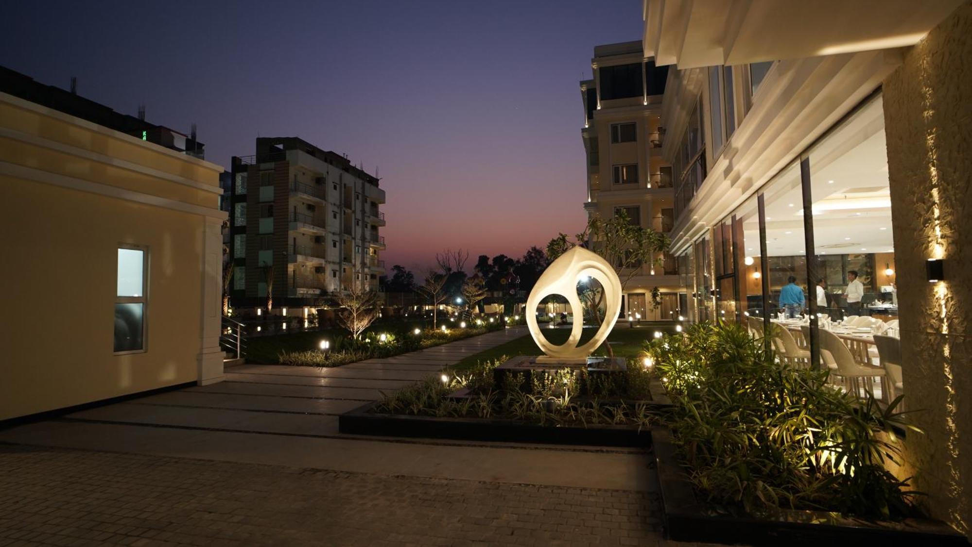 Antique Regency !! Luxurious Hotel In Digha !! Extérieur photo