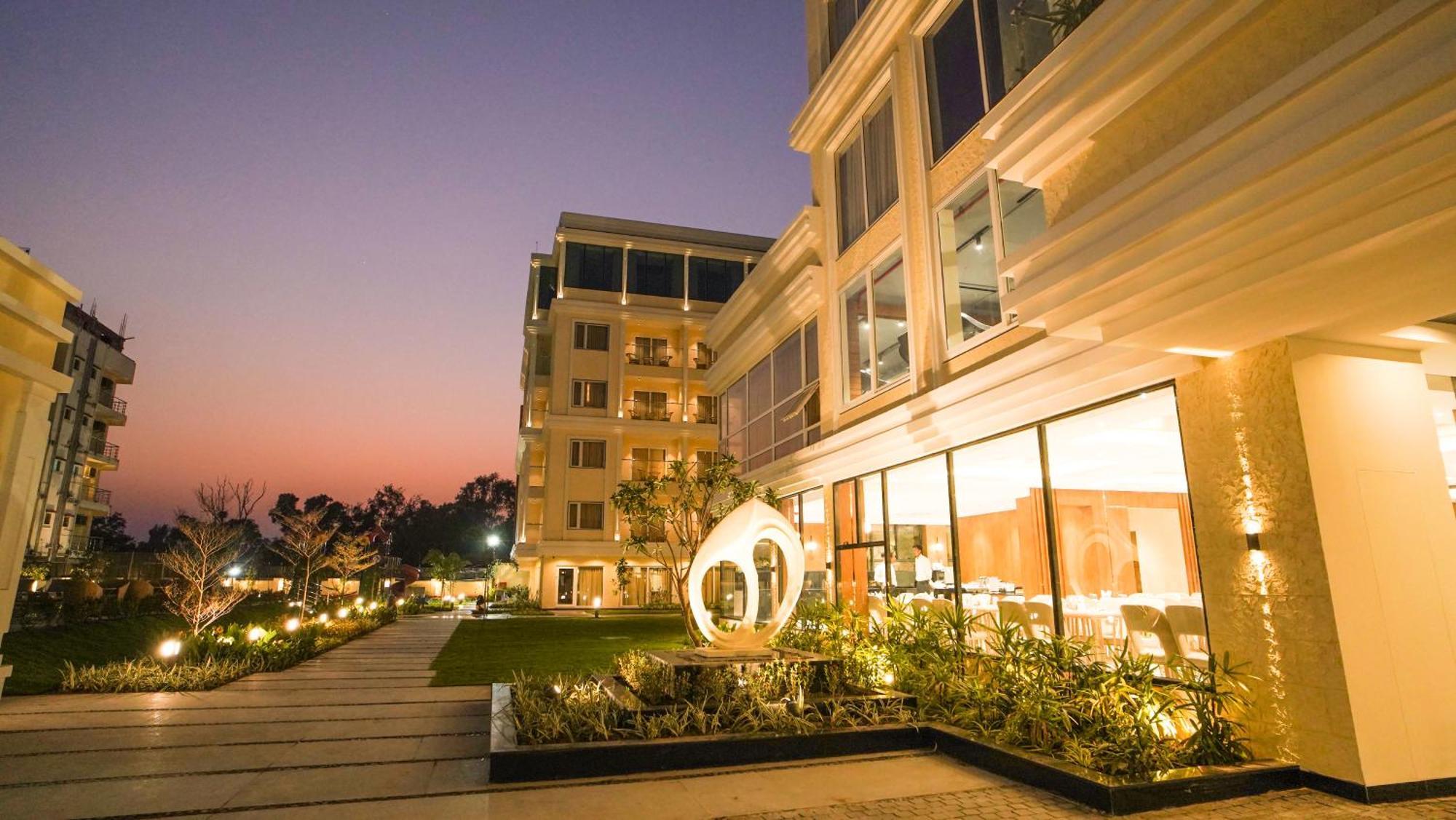 Antique Regency !! Luxurious Hotel In Digha !! Extérieur photo